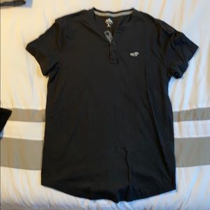 Men’s Black Henley Tee Hollister Medium